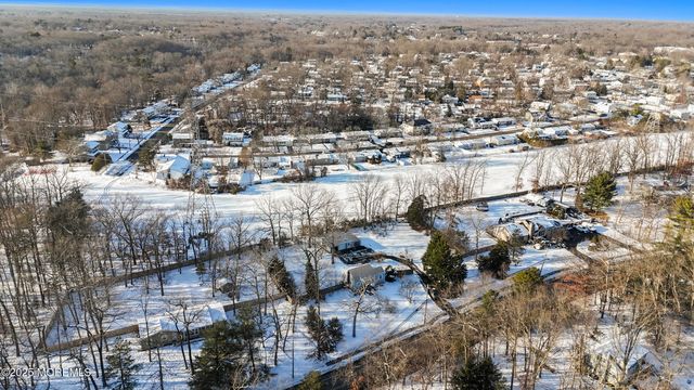 648 Brewers Bridge Road, Jackson, NJ 08527