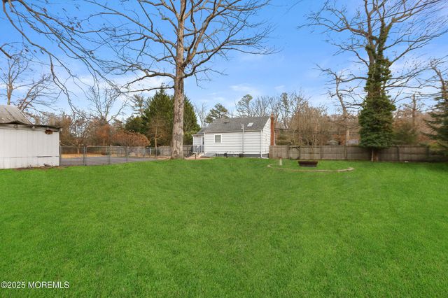 648 Brewers Bridge Road, Jackson, NJ 08527