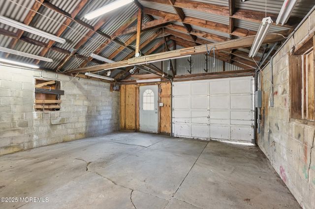 648 Brewers Bridge Road, Jackson, NJ 08527