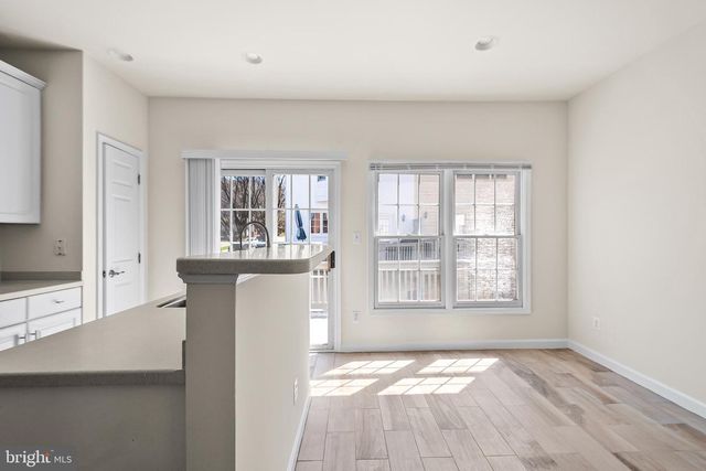 8831 ASHGROVE HOUSE LN, Vienna, VA 22182