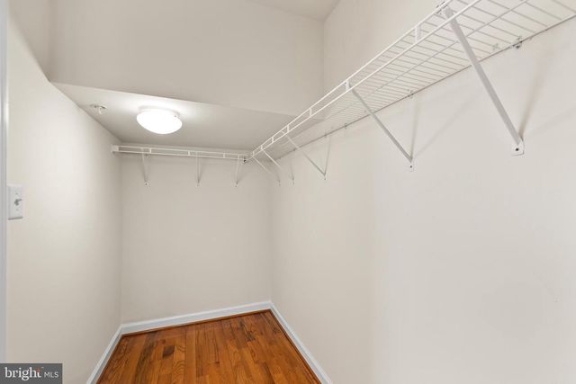 8831 ASHGROVE HOUSE LN, Vienna, VA 22182