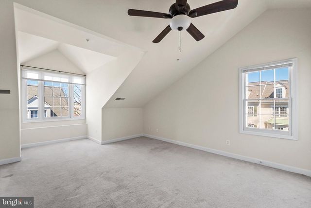 8831 ASHGROVE HOUSE LN, Vienna, VA 22182