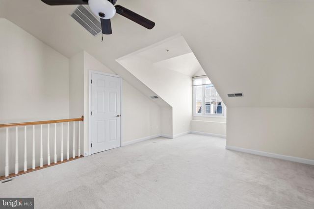 8831 ASHGROVE HOUSE LN, Vienna, VA 22182