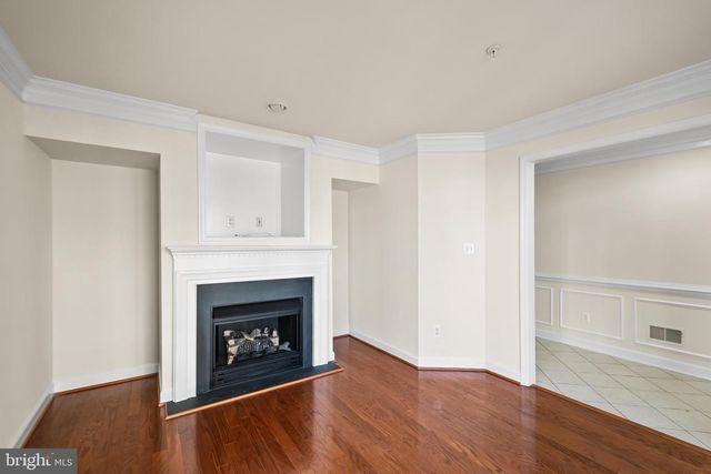 8831 ASHGROVE HOUSE LN, Vienna, VA 22182