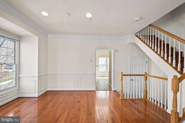 8831 ASHGROVE HOUSE LN, Vienna, VA 22182