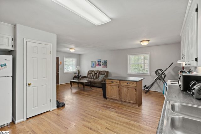 40 Westview Avenue, Greenville, SC 29609