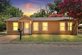 1104 Madison Street, Cleburne, TX 76033