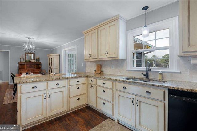 136 Meadow Lane, Calhoun, GA 30701