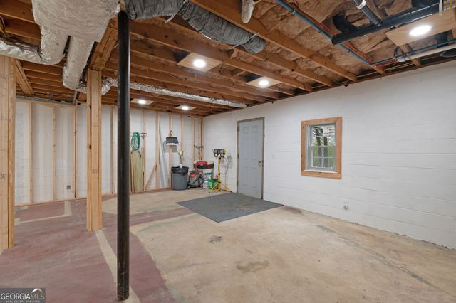 136 Meadow Lane, Calhoun, GA 30701