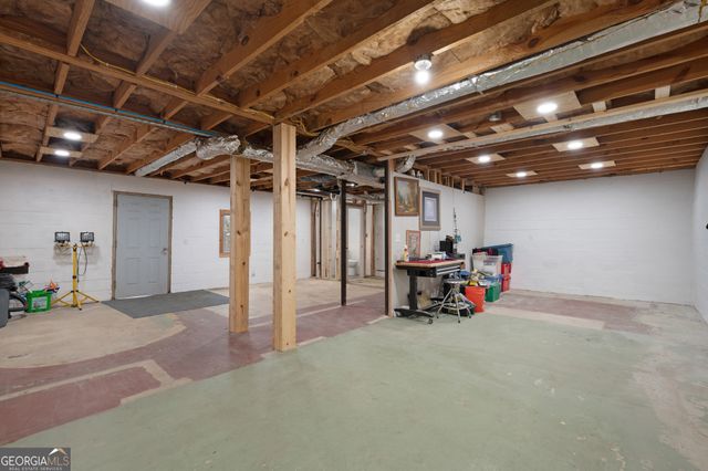 136 Meadow Lane, Calhoun, GA 30701