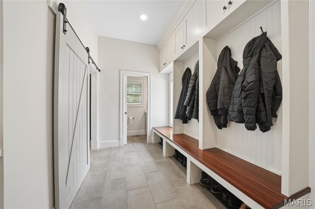 9 Graybridge Drive, Ladue, MO 63124