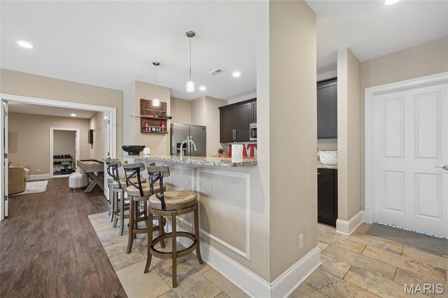 9 Graybridge Drive, Ladue, MO 63124