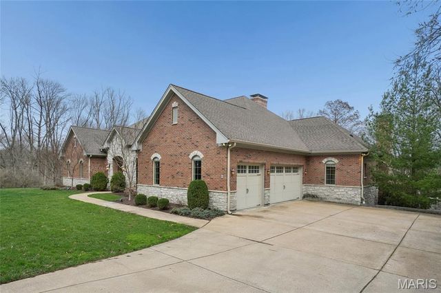 9 Graybridge Drive, Ladue, MO 63124