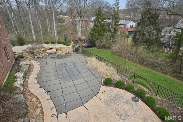 9 Graybridge Drive, Ladue, MO 63124