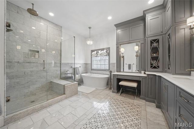 9 Graybridge Drive, Ladue, MO 63124