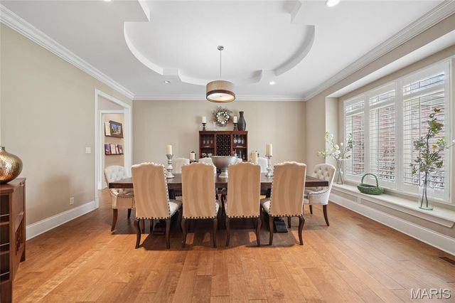 9 Graybridge Drive, Ladue, MO 63124