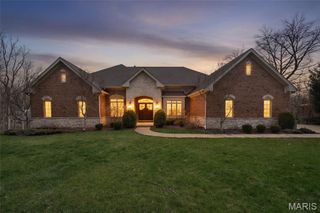 9 Graybridge Drive, Ladue, MO 63124