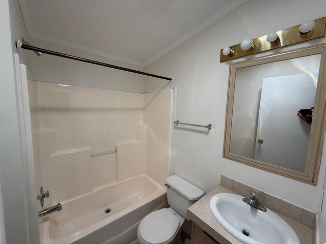 8648 SW 16th Place, Davie, FL 33324