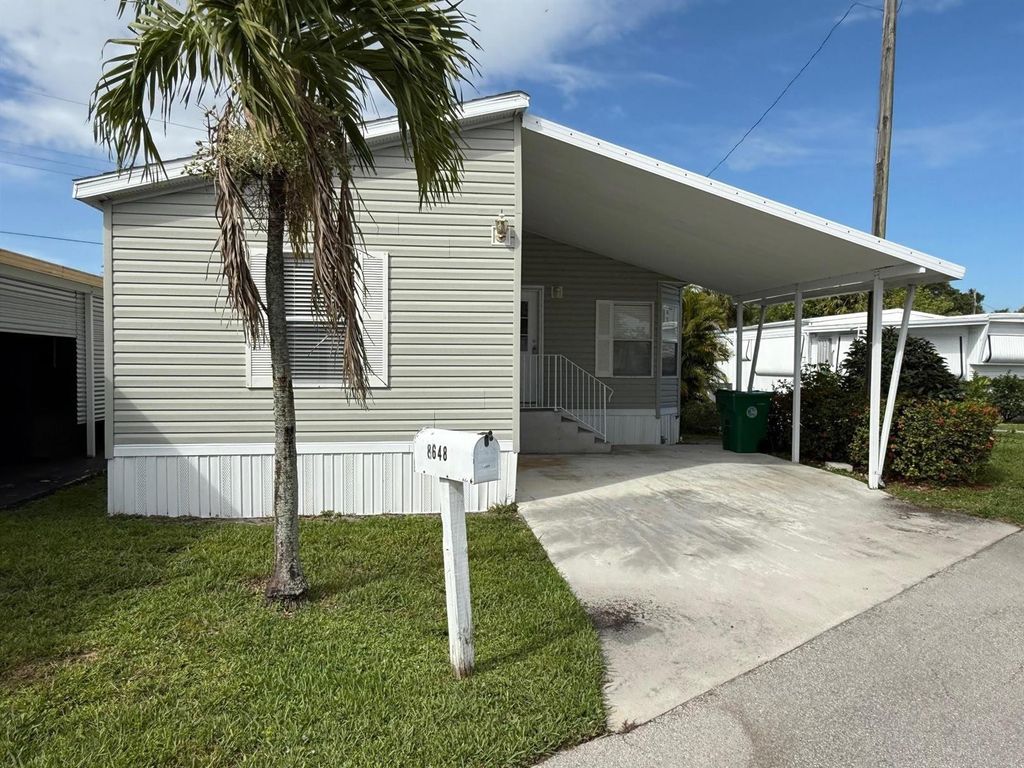 8648 SW 16th Place, Davie, FL 33324