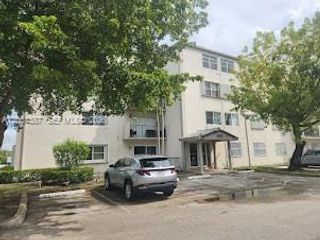 5505 NW 7th St W410, Miami, FL 33126