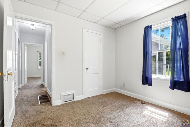 927 SW Medford AVE, Topeka, KS 66606