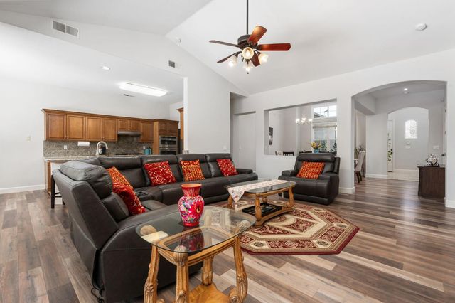 3112 Everglade Avenue, Clovis, CA 93619