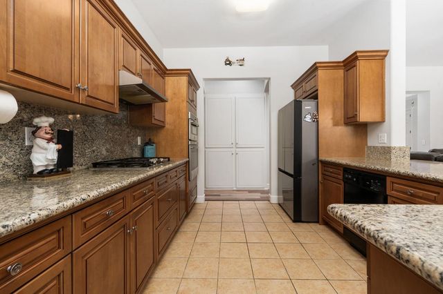 3112 Everglade Avenue, Clovis, CA 93619