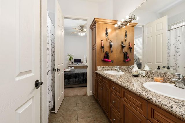 3112 Everglade Avenue, Clovis, CA 93619