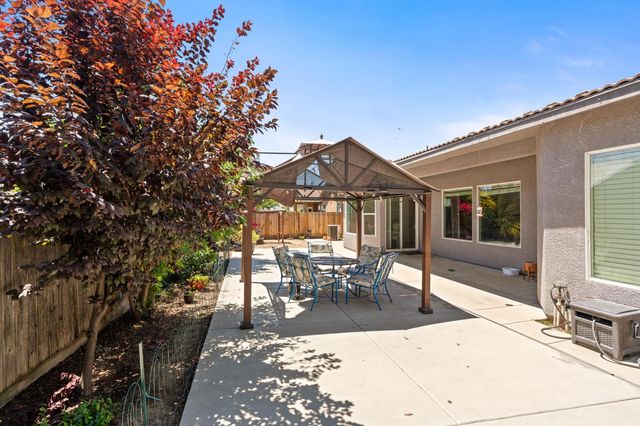 3112 Everglade Avenue, Clovis, CA 93619