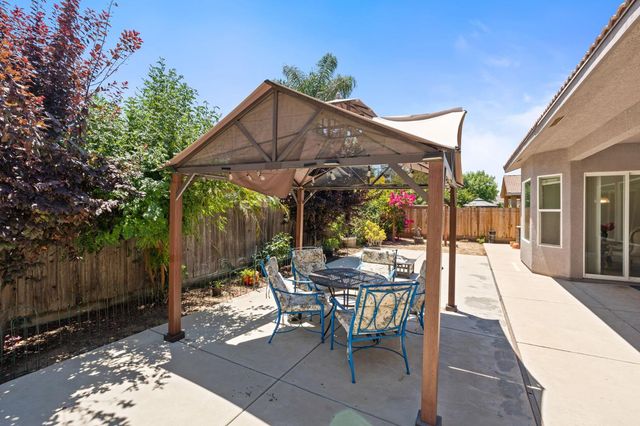 3112 Everglade Avenue, Clovis, CA 93619