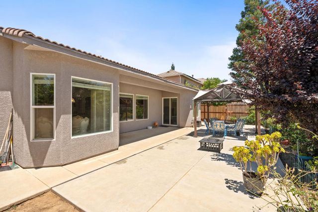 3112 Everglade Avenue, Clovis, CA 93619