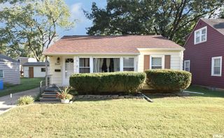 2626 W HEADING Avenue, West Peoria, IL 61604