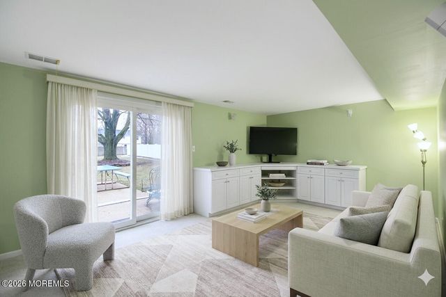 5 Milton Avenue, Manalapan, NJ 07726