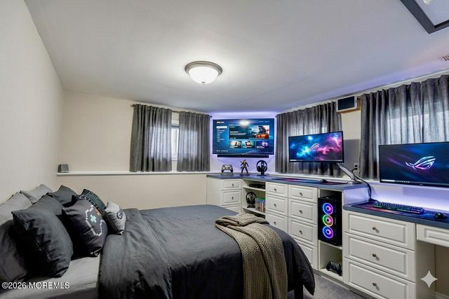 5 Milton Avenue, Manalapan, NJ 07726