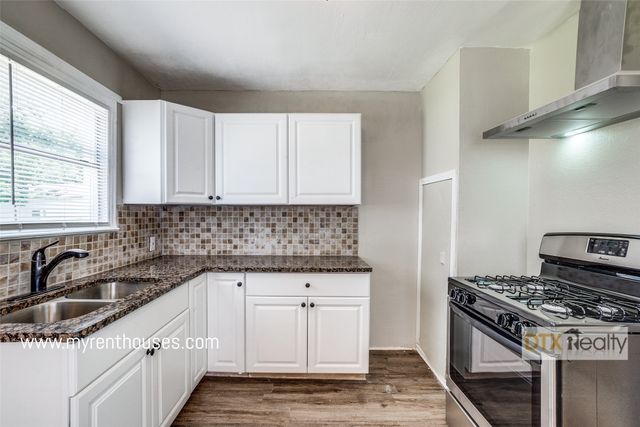 8623 Stonehurst Street, Dallas, TX 75217