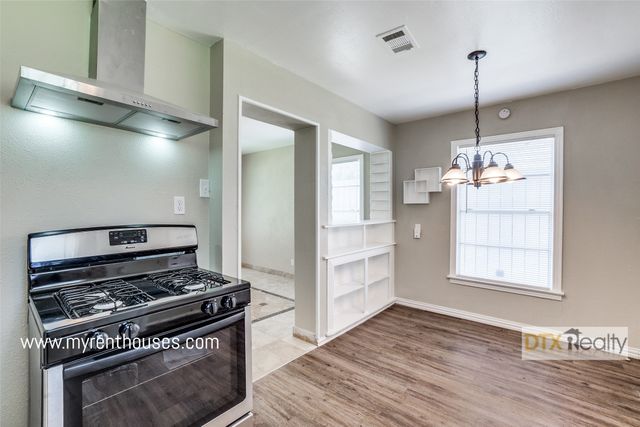 8623 Stonehurst Street, Dallas, TX 75217