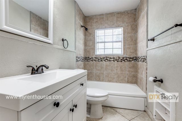 8623 Stonehurst Street, Dallas, TX 75217