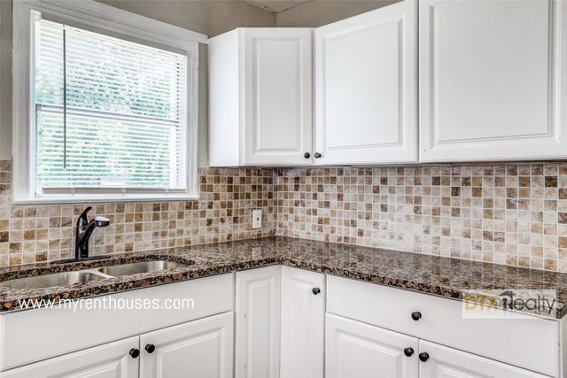 8623 Stonehurst Street, Dallas, TX 75217