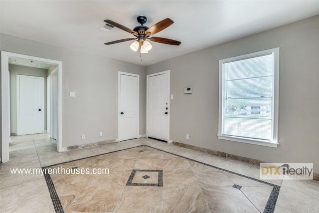 8623 Stonehurst Street, Dallas, TX 75217