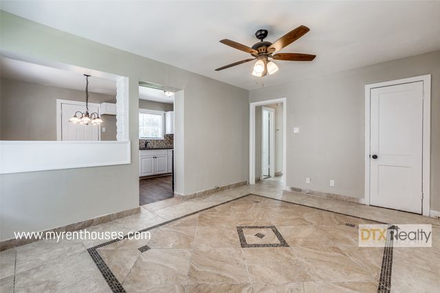 8623 Stonehurst Street, Dallas, TX 75217