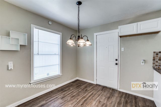 8623 Stonehurst Street, Dallas, TX 75217
