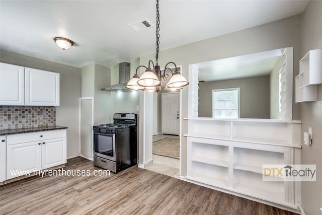 8623 Stonehurst Street, Dallas, TX 75217