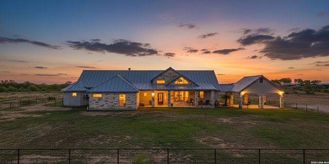 946 County Road 361, La Vernia, TX 78121