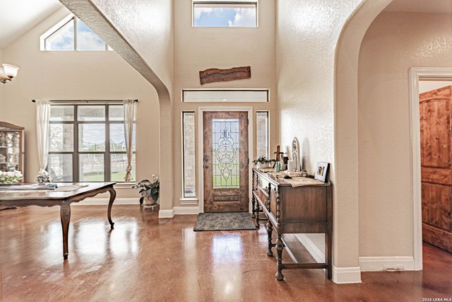 946 County Road 361, La Vernia, TX 78121