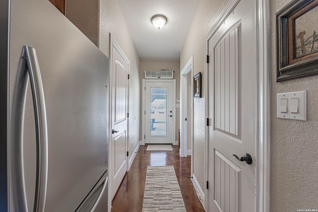 946 County Road 361, La Vernia, TX 78121