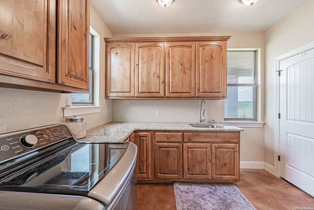 946 County Road 361, La Vernia, TX 78121