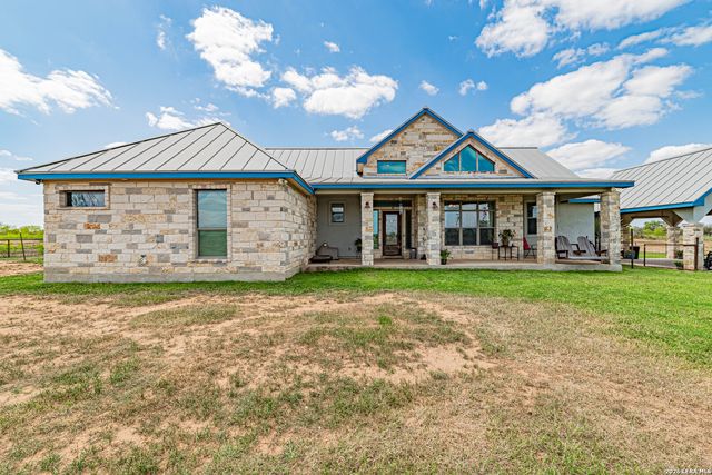 946 County Road 361, La Vernia, TX 78121