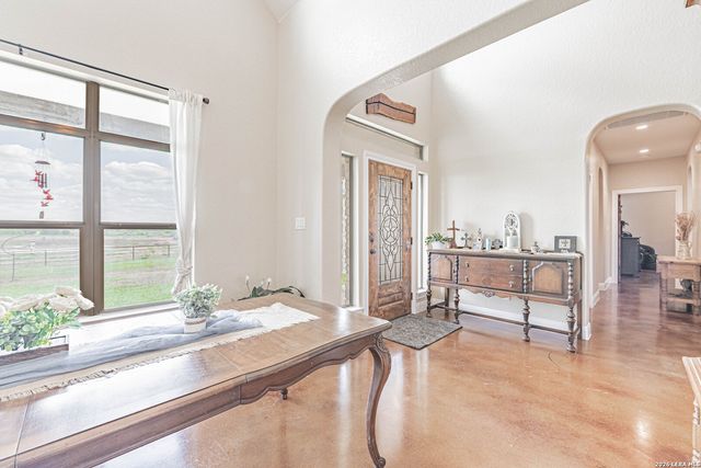 946 County Road 361, La Vernia, TX 78121