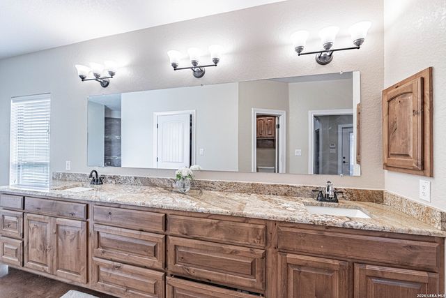 946 County Road 361, La Vernia, TX 78121