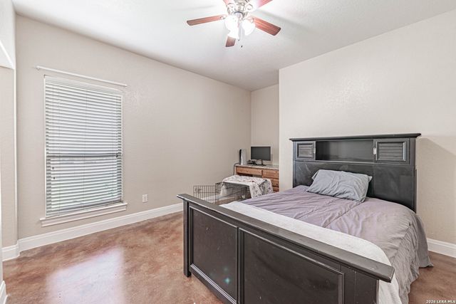 946 County Road 361, La Vernia, TX 78121